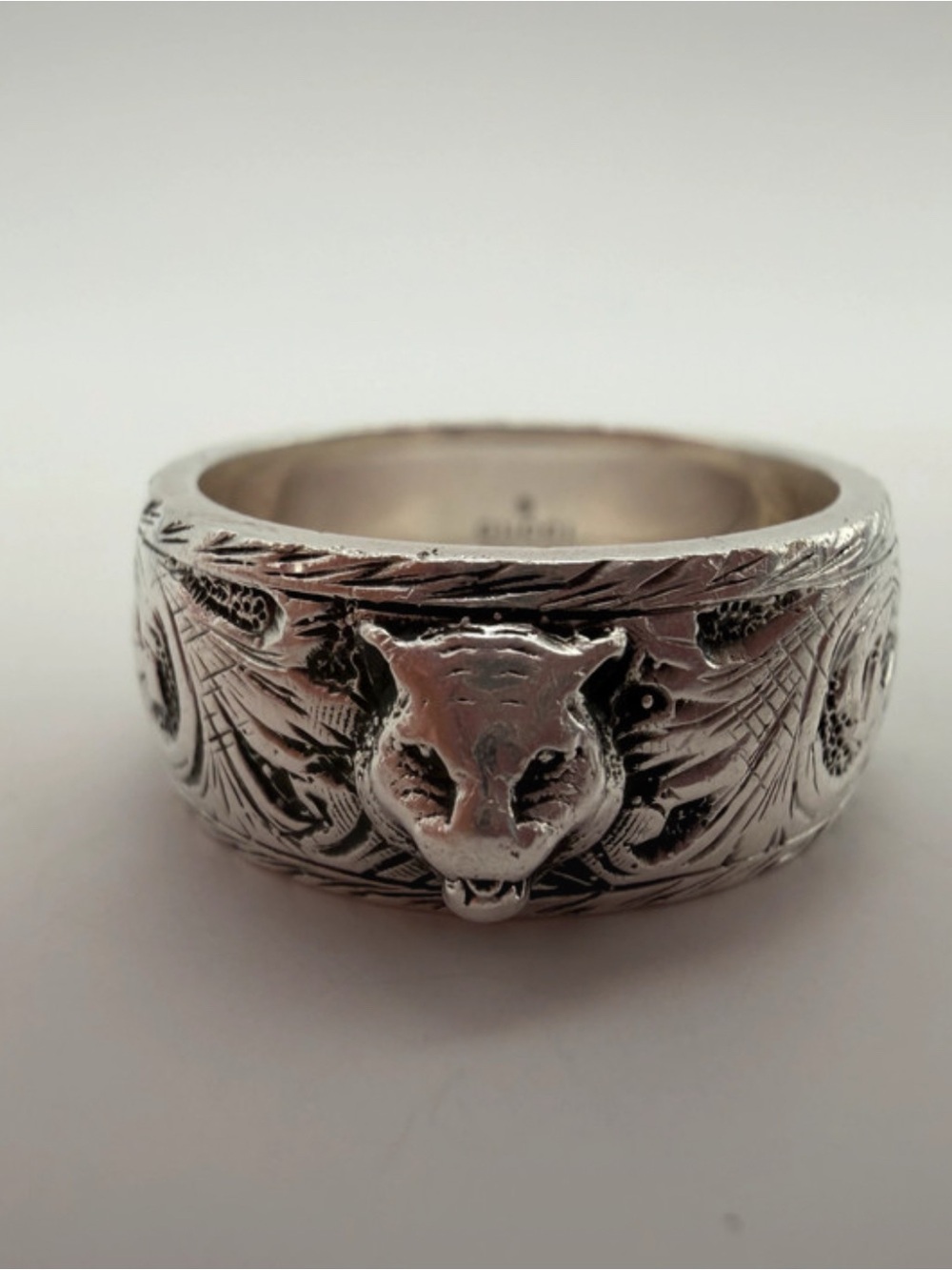 Gucci Silver-Tone Engraved Feline Band Ring